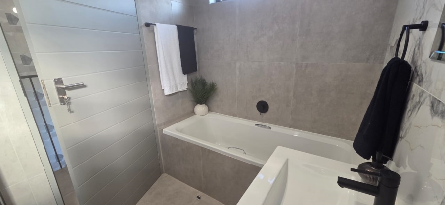 3 Bedroom Property for Sale in North Riding Gauteng