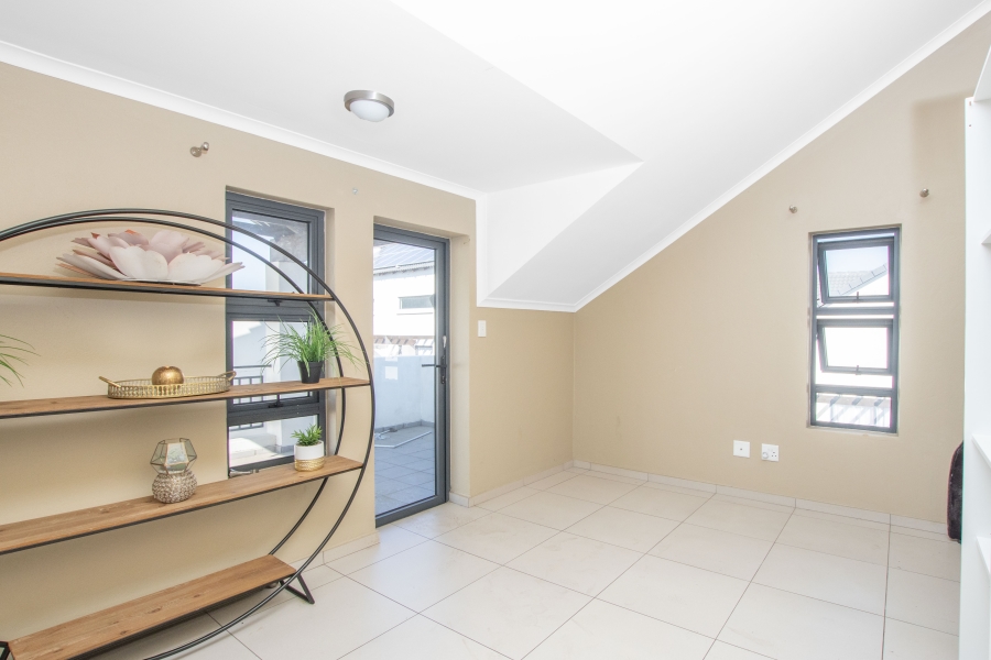 To Let 2 Bedroom Property for Rent in Fourways Gauteng