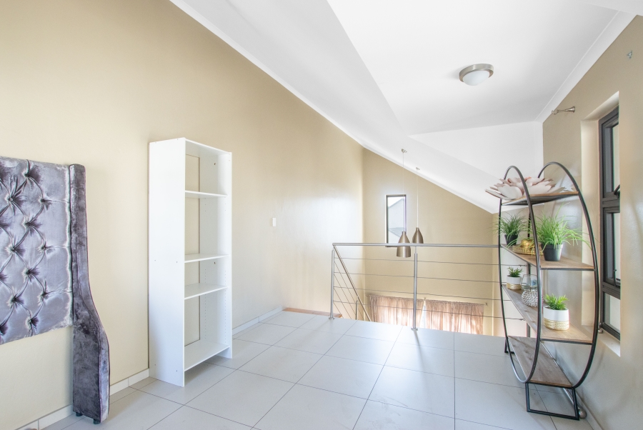 To Let 2 Bedroom Property for Rent in Fourways Gauteng
