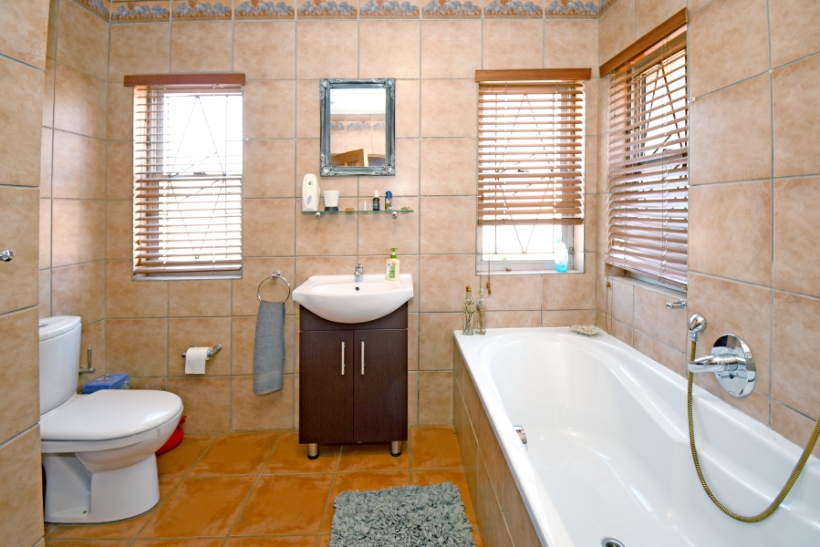 4 Bedroom Property for Sale in Wierdaglen Estate Gauteng