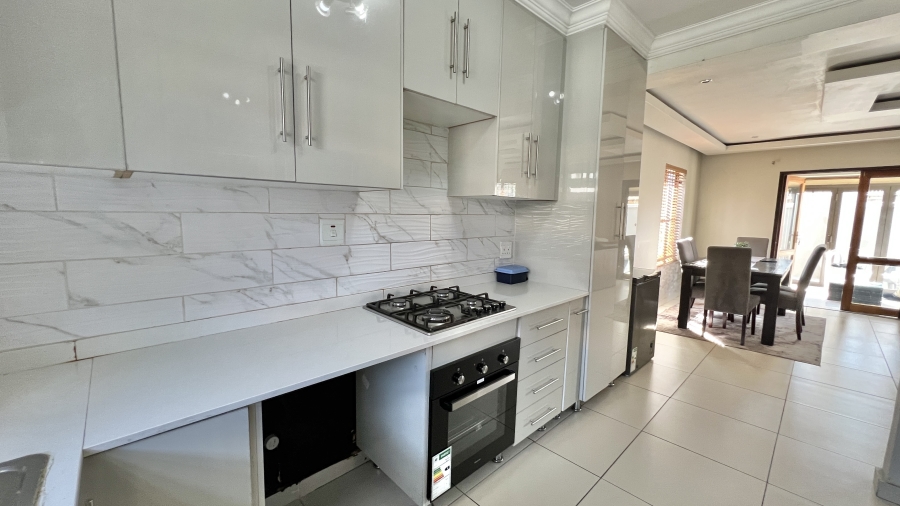 3 Bedroom Property for Sale in Halfway Gardens Gauteng