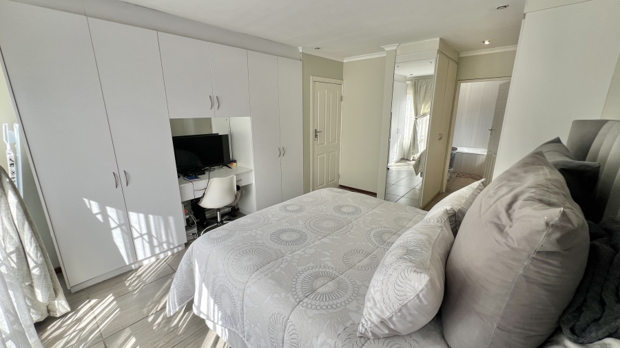 3 Bedroom Property for Sale in Halfway Gardens Gauteng