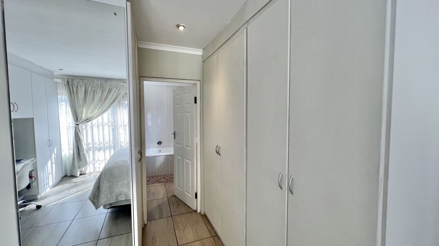 3 Bedroom Property for Sale in Halfway Gardens Gauteng