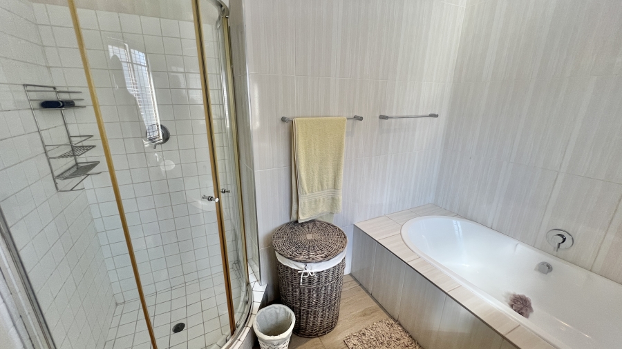 3 Bedroom Property for Sale in Halfway Gardens Gauteng
