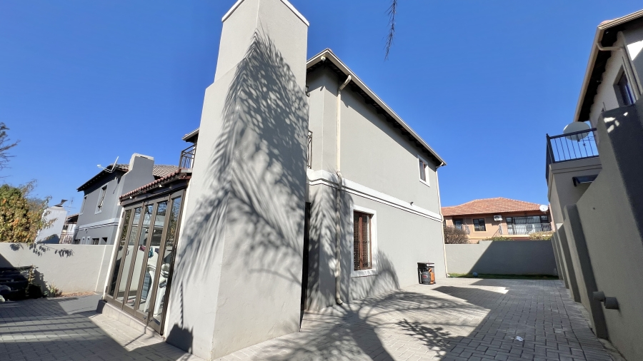 3 Bedroom Property for Sale in Halfway Gardens Gauteng