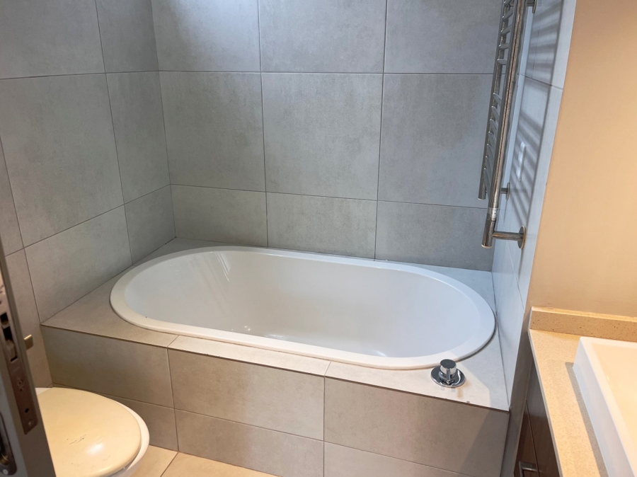 To Let 3 Bedroom Property for Rent in Eltonhill Gauteng