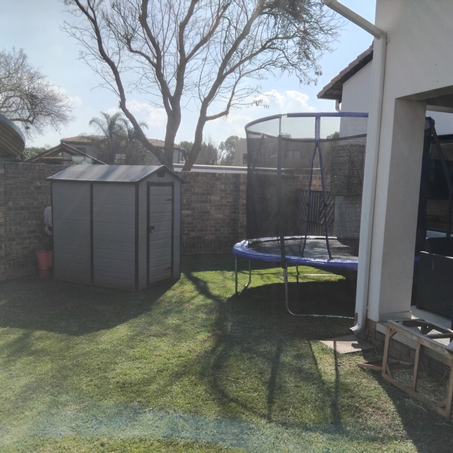 3 Bedroom Property for Sale in Ruimsig Country Estate Gauteng