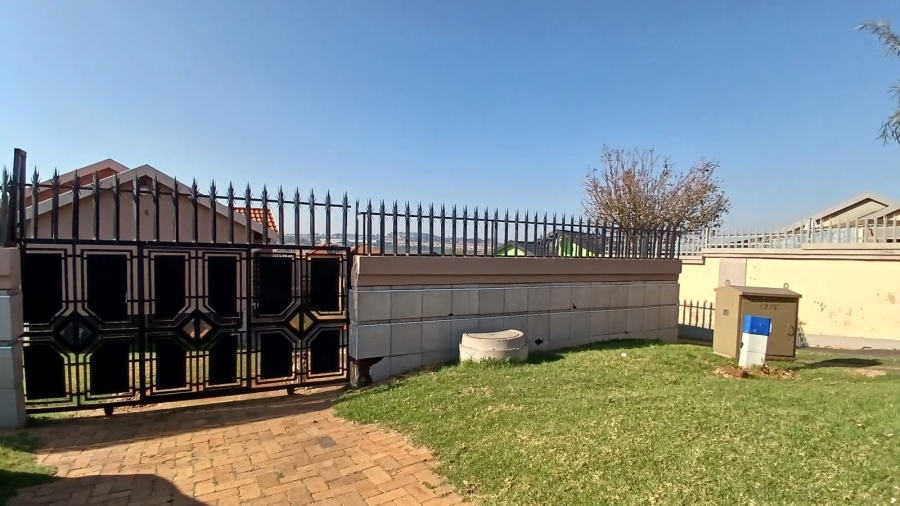 3 Bedroom Property for Sale in Groblerpark Gauteng