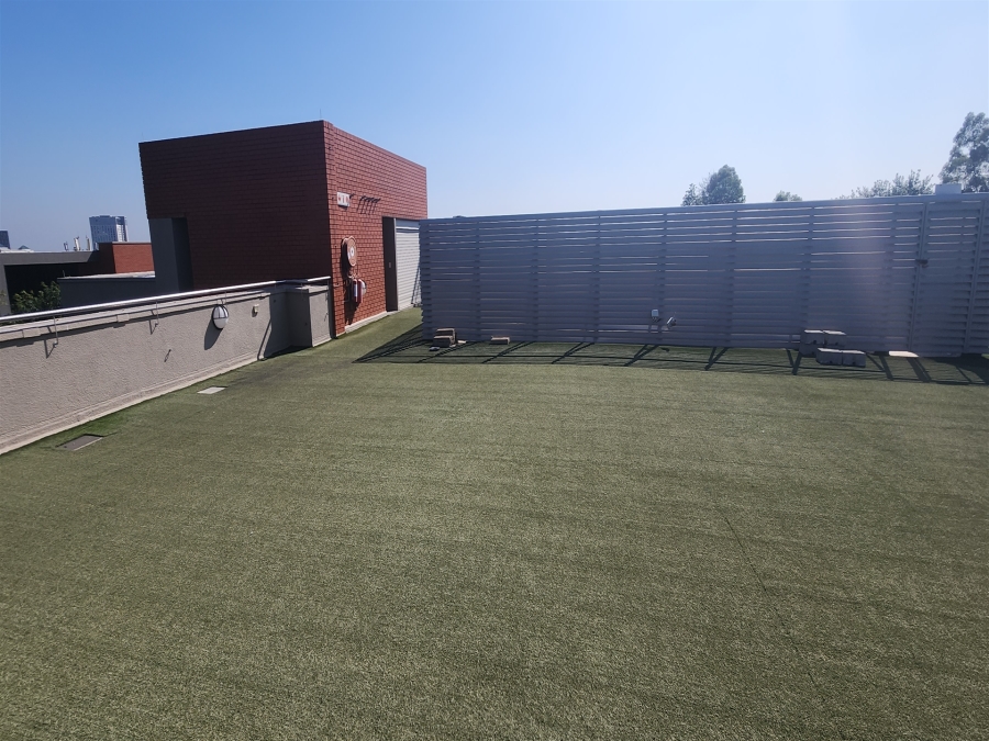 To Let Commercial Property for Rent in Wierda Valley Gauteng