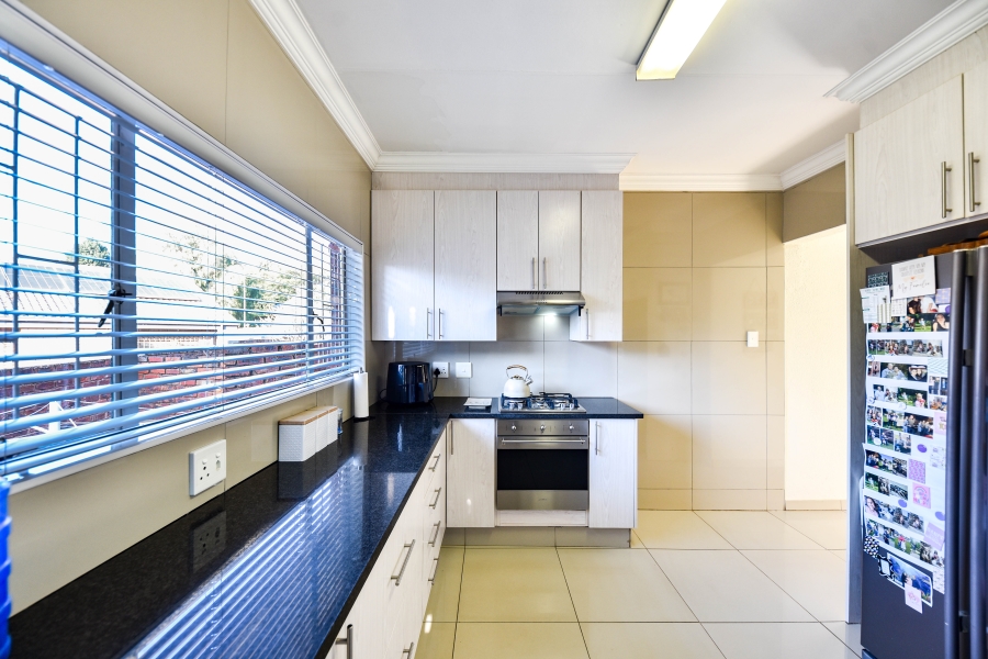 4 Bedroom Property for Sale in Garsfontein Gauteng