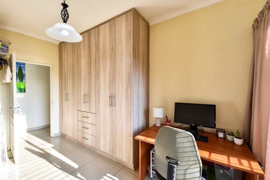 4 Bedroom Property for Sale in Garsfontein Gauteng
