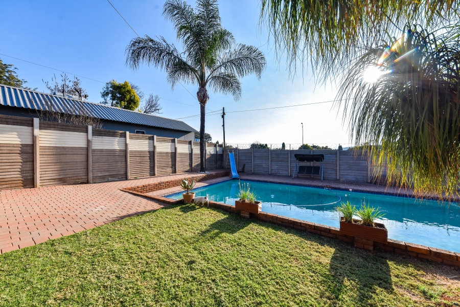 4 Bedroom Property for Sale in Garsfontein Gauteng