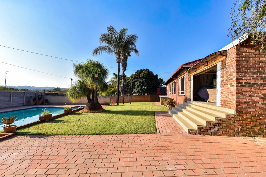 4 Bedroom Property for Sale in Garsfontein Gauteng
