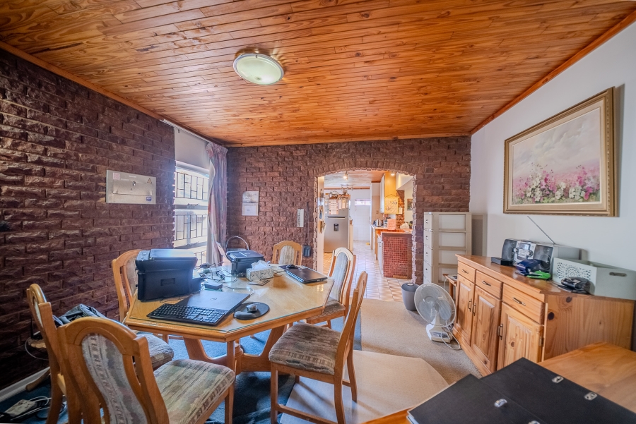 4 Bedroom Property for Sale in Elardus Park Gauteng