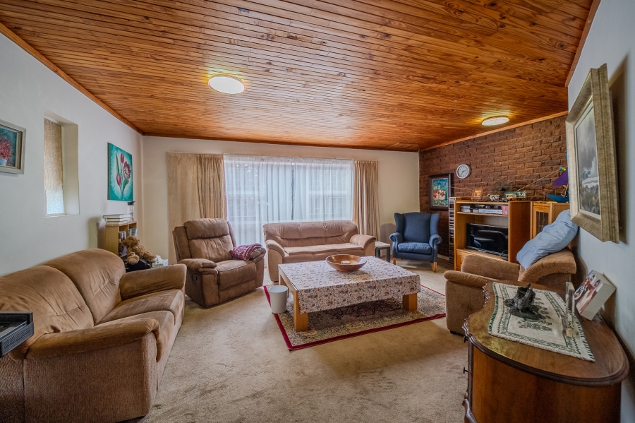 4 Bedroom Property for Sale in Elardus Park Gauteng