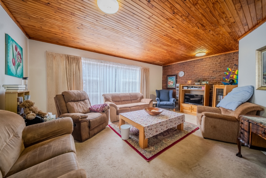 4 Bedroom Property for Sale in Elardus Park Gauteng