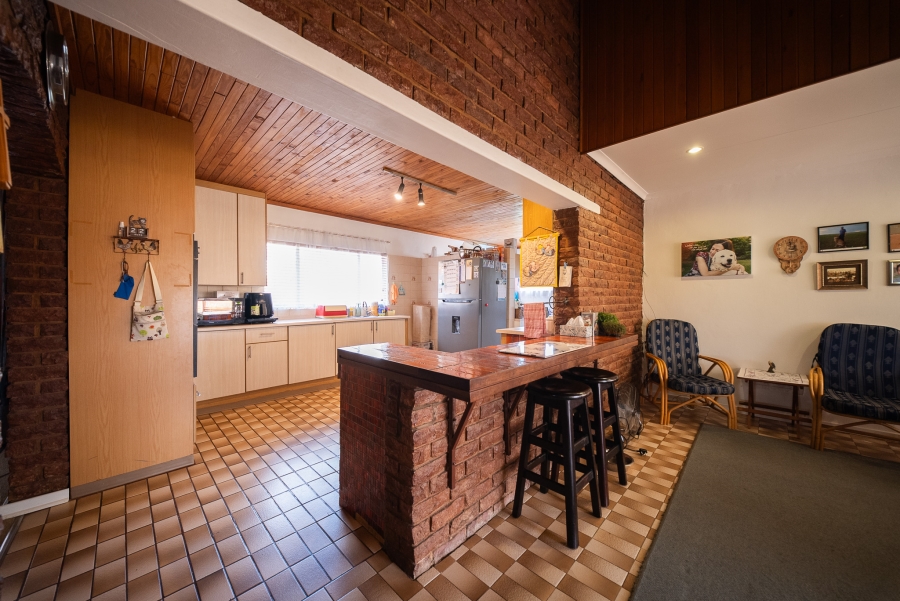 4 Bedroom Property for Sale in Elardus Park Gauteng