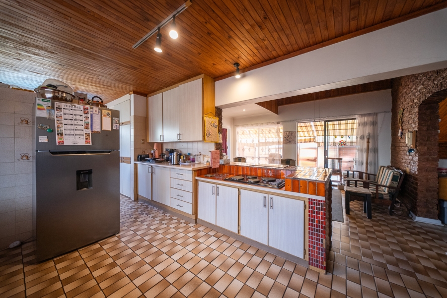 4 Bedroom Property for Sale in Elardus Park Gauteng