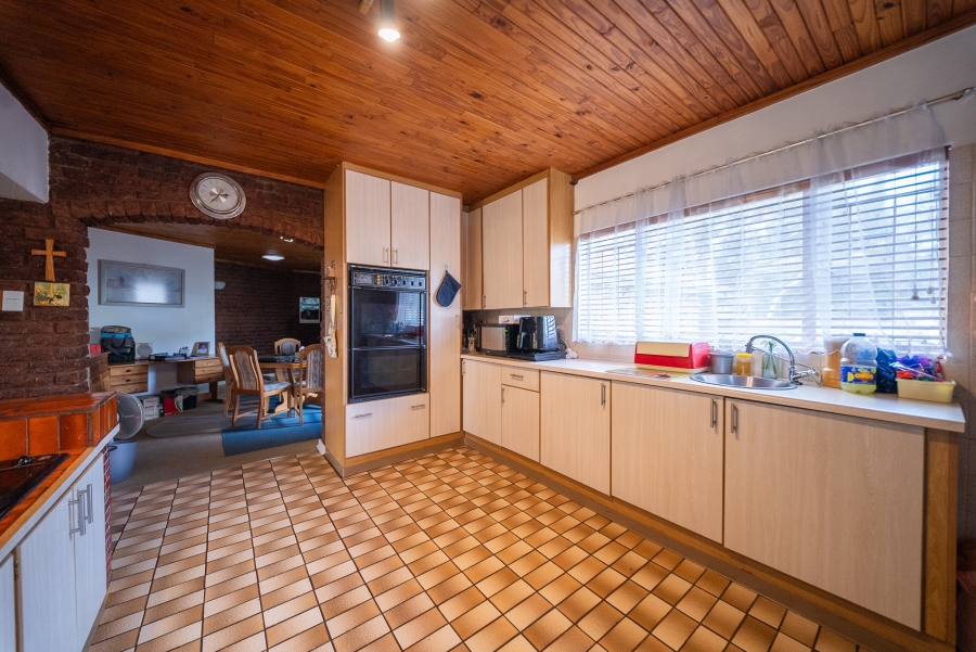 4 Bedroom Property for Sale in Elardus Park Gauteng