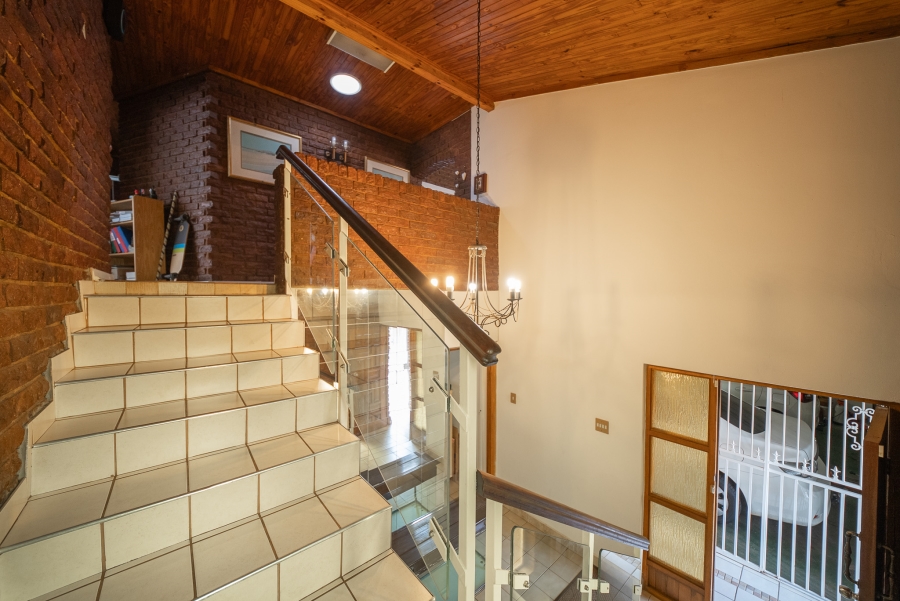 4 Bedroom Property for Sale in Elardus Park Gauteng