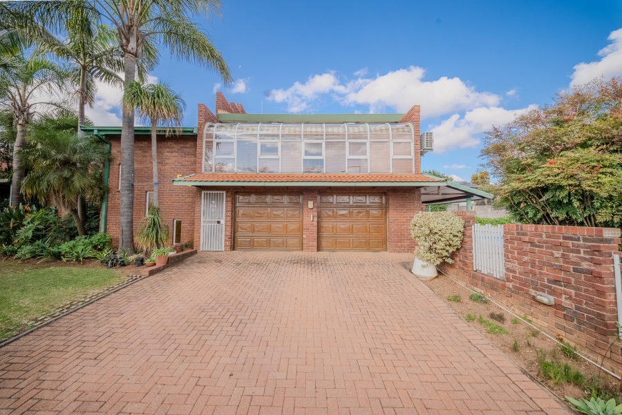 4 Bedroom Property for Sale in Elardus Park Gauteng