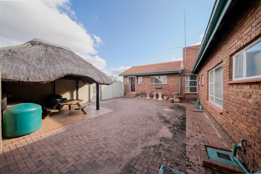 4 Bedroom Property for Sale in Elardus Park Gauteng