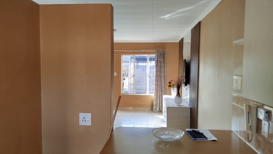 To Let 2 Bedroom Property for Rent in Rietvalleirand Gauteng