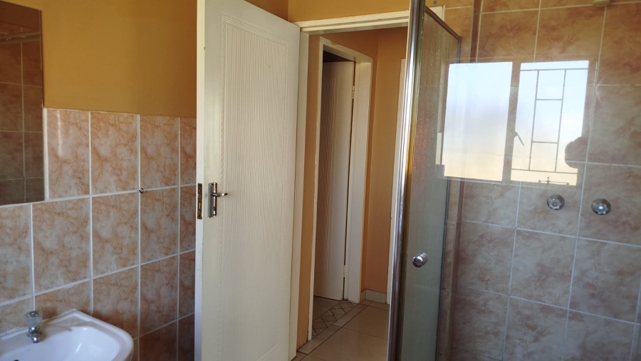 To Let 2 Bedroom Property for Rent in Rietvalleirand Gauteng