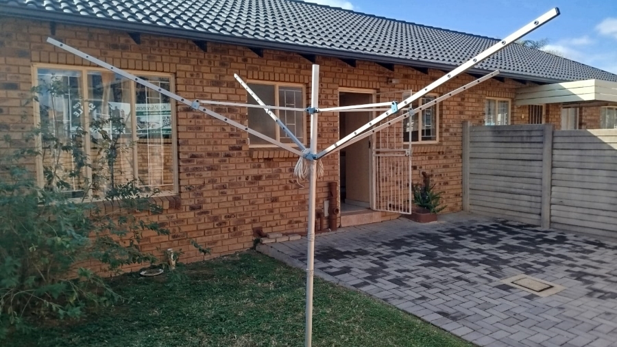 To Let 2 Bedroom Property for Rent in Rietvalleirand Gauteng