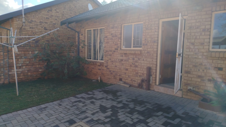 To Let 2 Bedroom Property for Rent in Rietvalleirand Gauteng