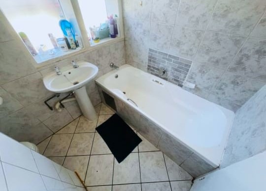 3 Bedroom Property for Sale in Mulbarton Gauteng