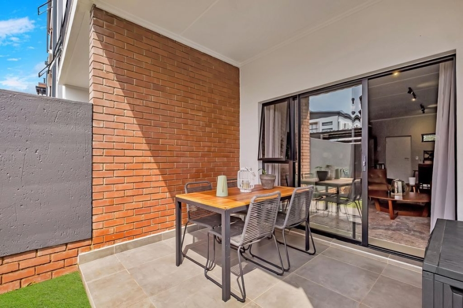 To Let 2 Bedroom Property for Rent in Bryanston Gauteng
