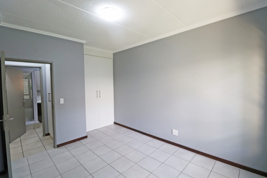 To Let 1 Bedroom Property for Rent in Bryanston Gauteng