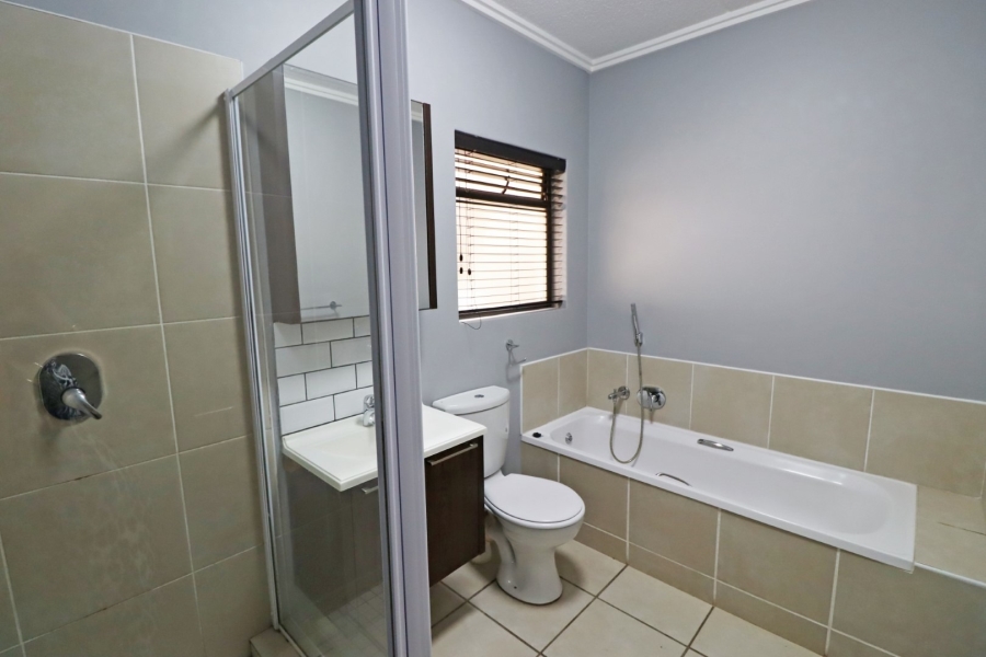 To Let 1 Bedroom Property for Rent in Bryanston Gauteng