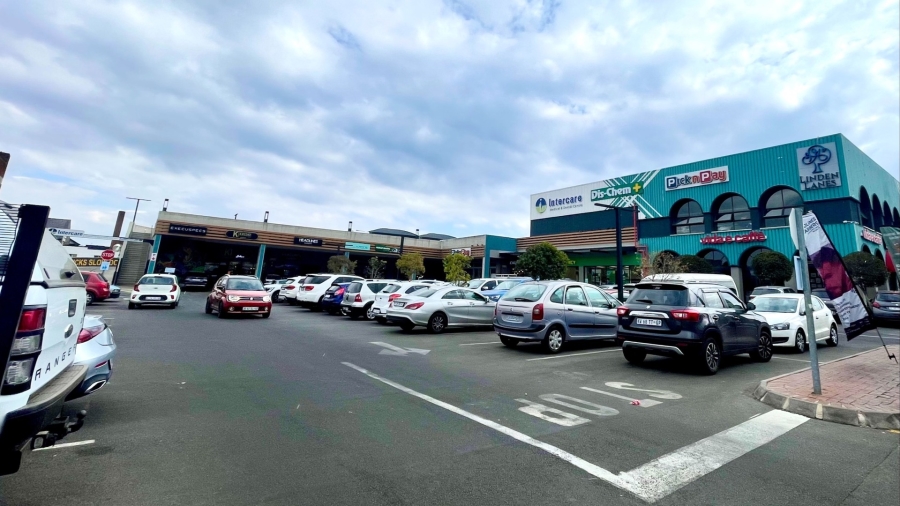 2 Bedroom Property for Sale in Linden Gauteng