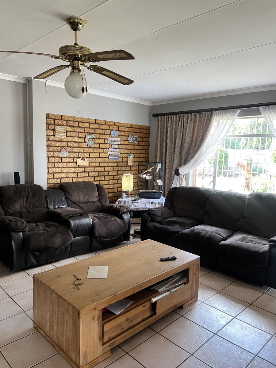 To Let 3 Bedroom Property for Rent in Witpoortjie Gauteng