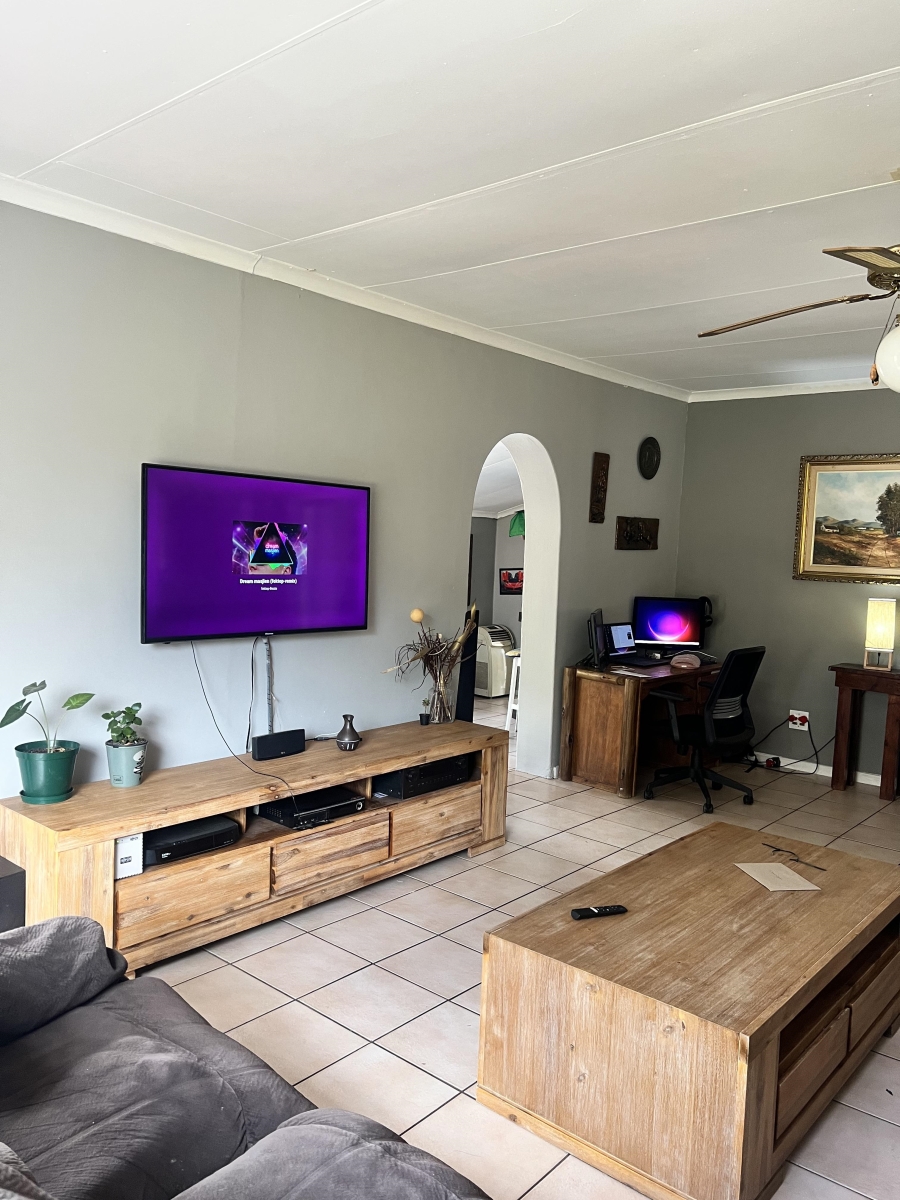 To Let 3 Bedroom Property for Rent in Witpoortjie Gauteng