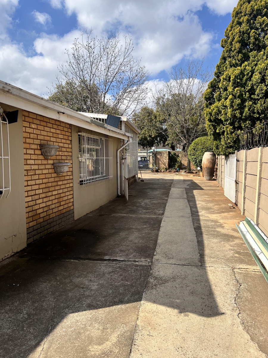 To Let 3 Bedroom Property for Rent in Witpoortjie Gauteng