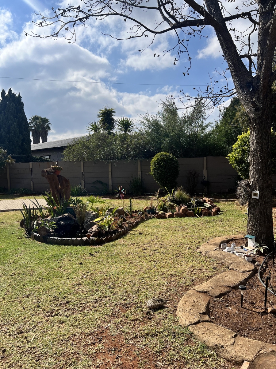 To Let 3 Bedroom Property for Rent in Witpoortjie Gauteng
