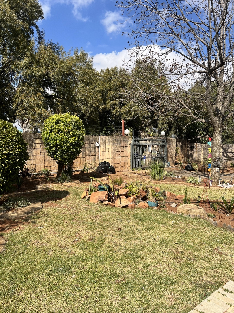 To Let 3 Bedroom Property for Rent in Witpoortjie Gauteng