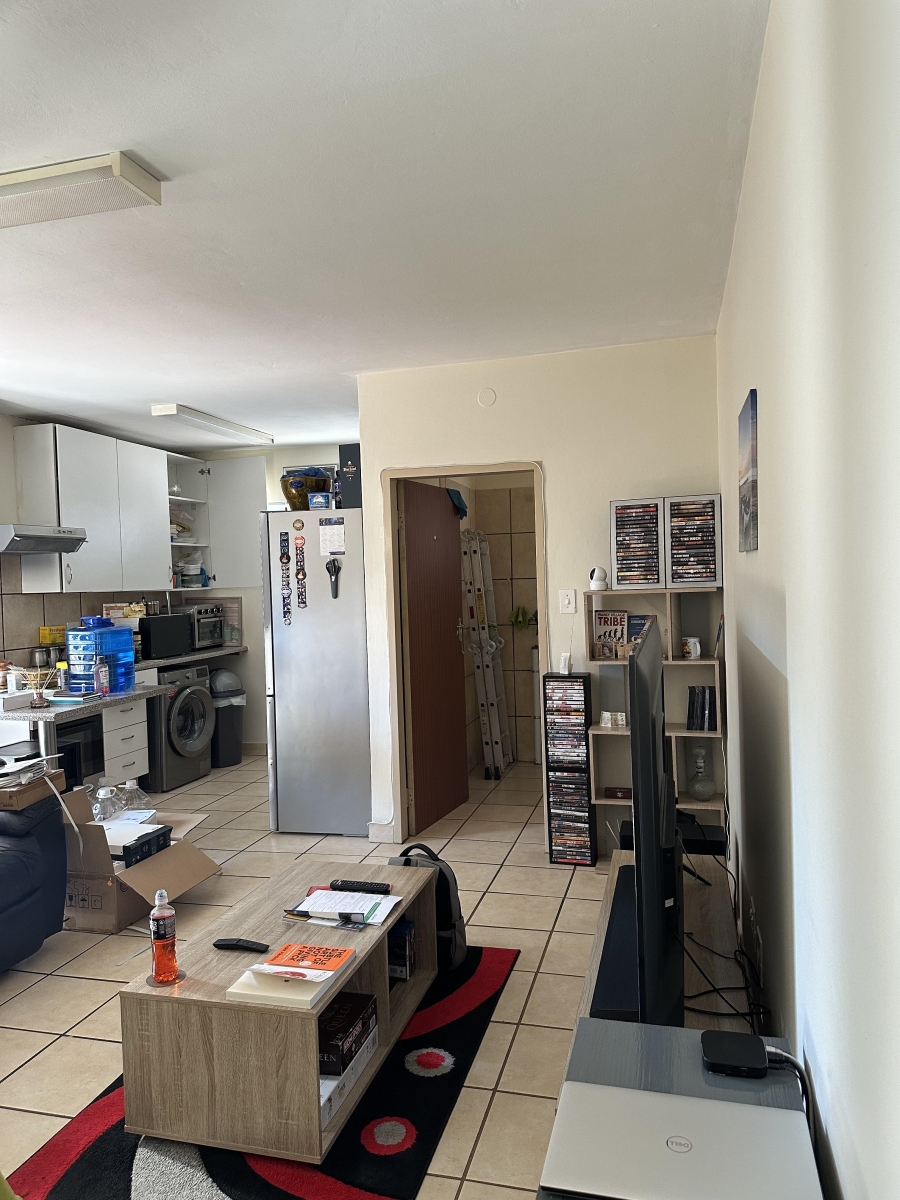 To Let 2 Bedroom Property for Rent in Helderkruin Gauteng