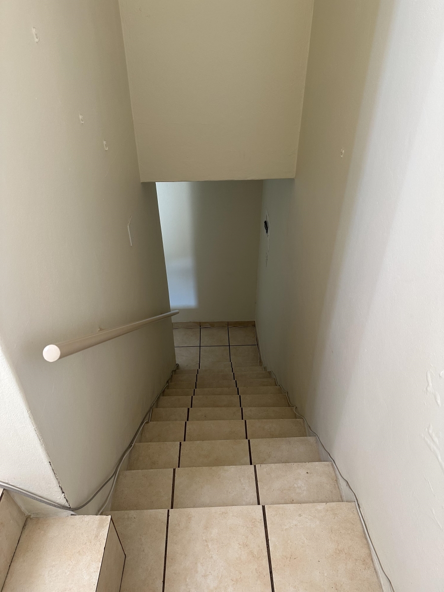 To Let 2 Bedroom Property for Rent in Helderkruin Gauteng