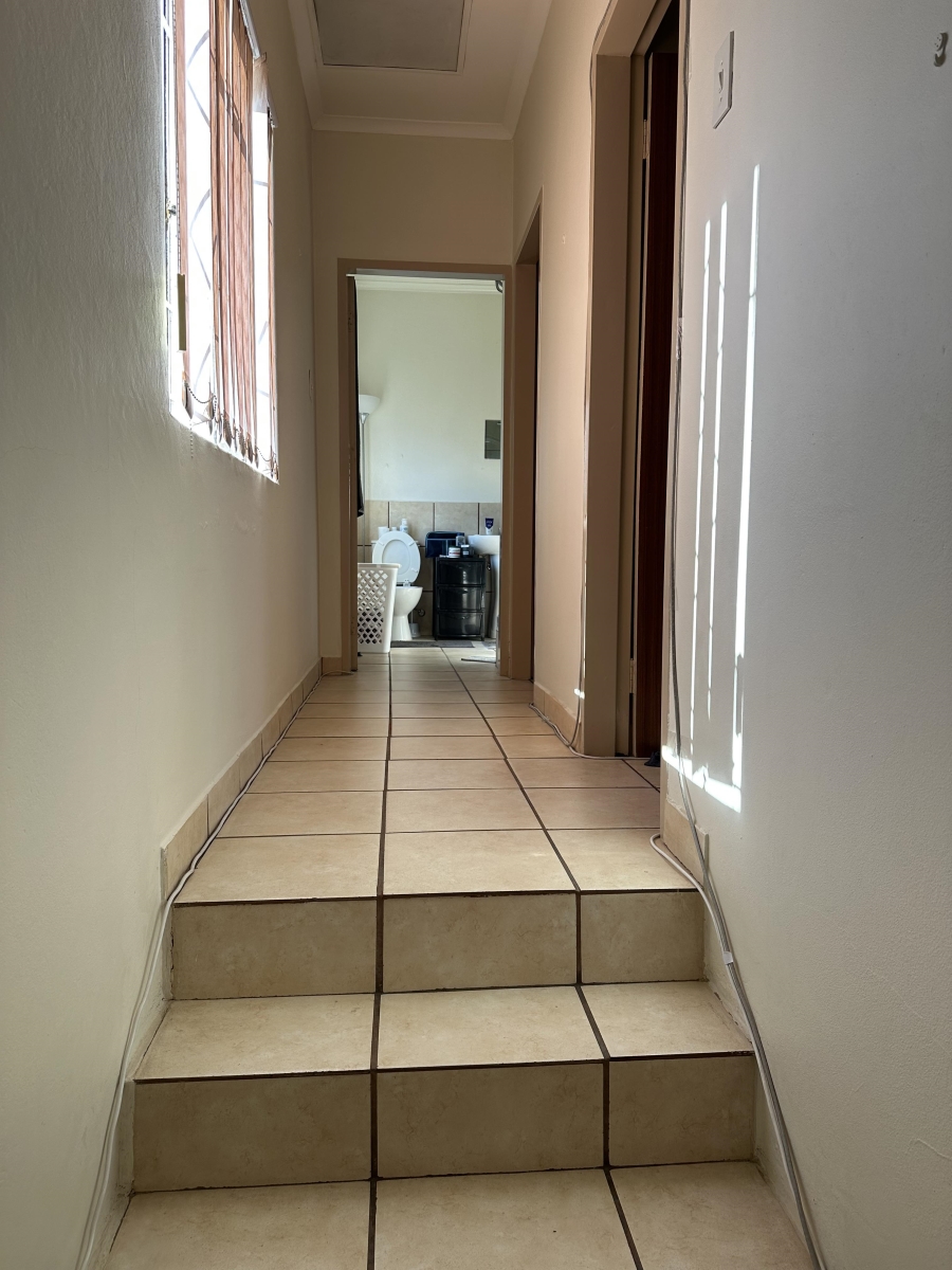 To Let 2 Bedroom Property for Rent in Helderkruin Gauteng