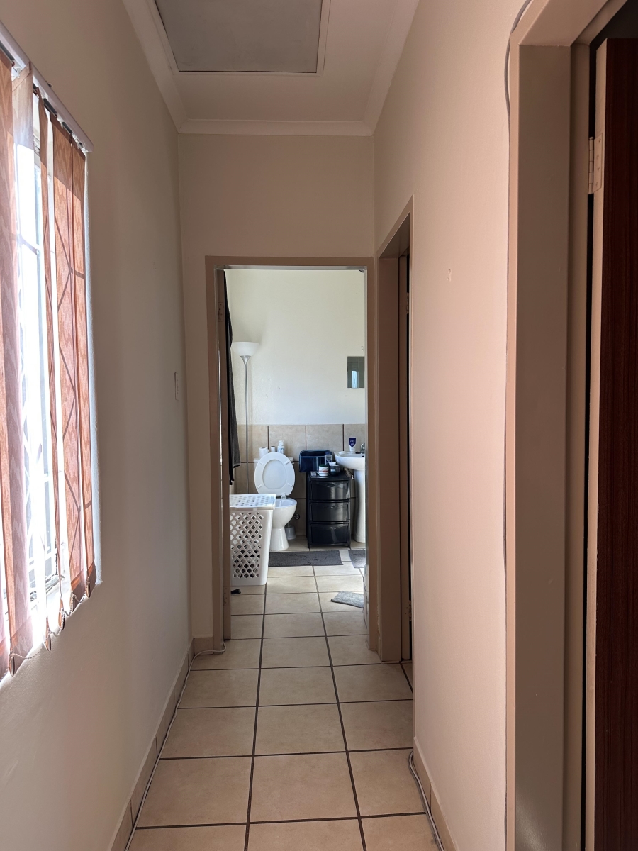 To Let 2 Bedroom Property for Rent in Helderkruin Gauteng