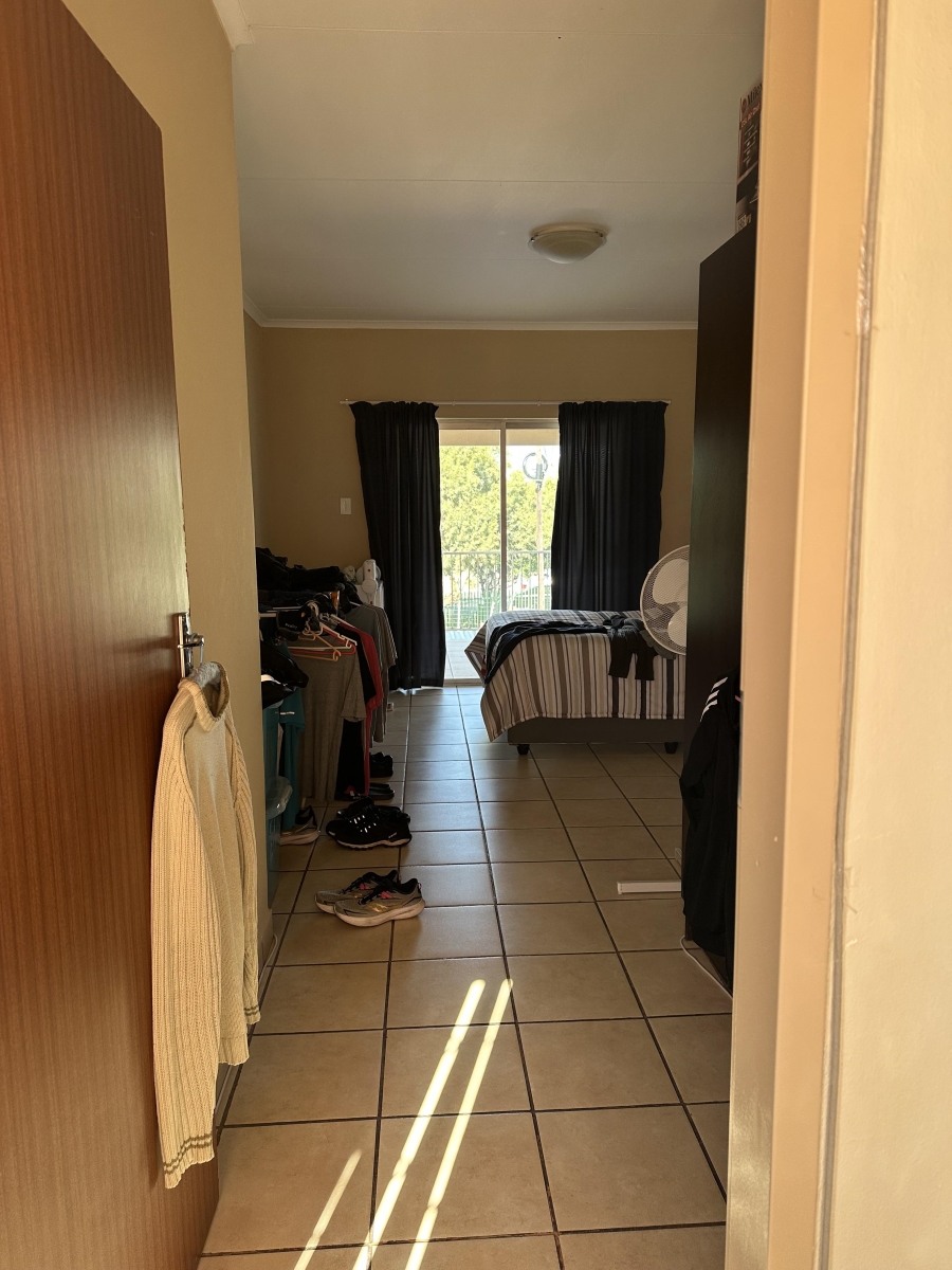 To Let 2 Bedroom Property for Rent in Helderkruin Gauteng