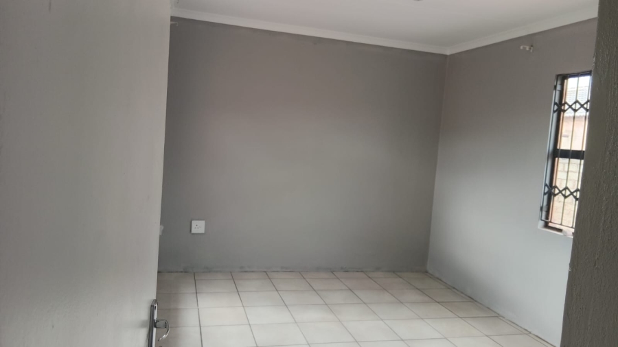 To Let 3 Bedroom Property for Rent in Olievenhoutbosch Gauteng