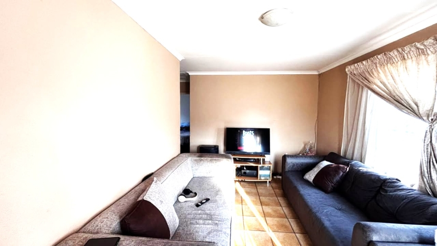 3 Bedroom Property for Sale in Vosloorus Ext 2 Gauteng