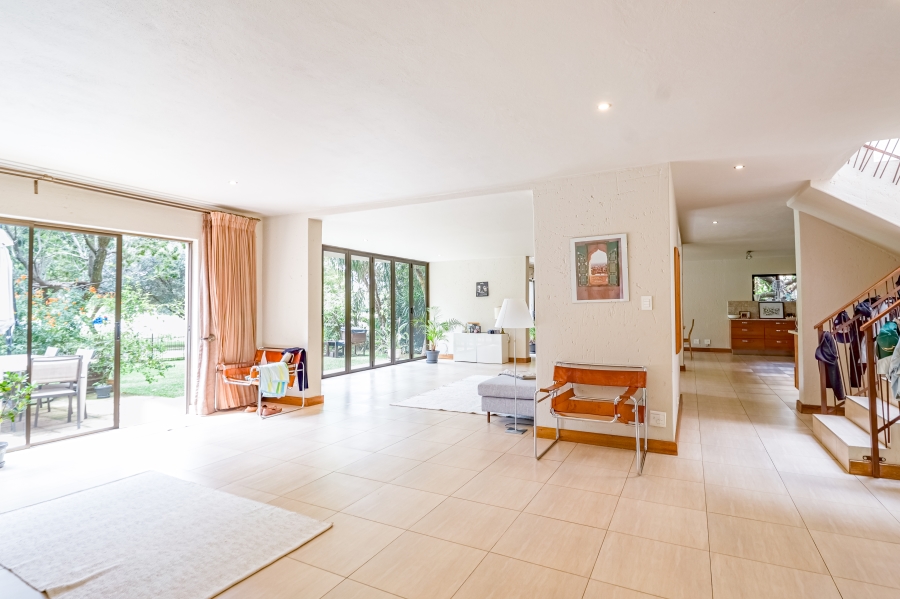 To Let 5 Bedroom Property for Rent in Silver Lakes Golf Estate Gauteng