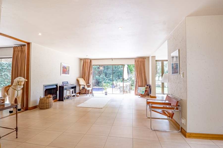 To Let 5 Bedroom Property for Rent in Silver Lakes Golf Estate Gauteng