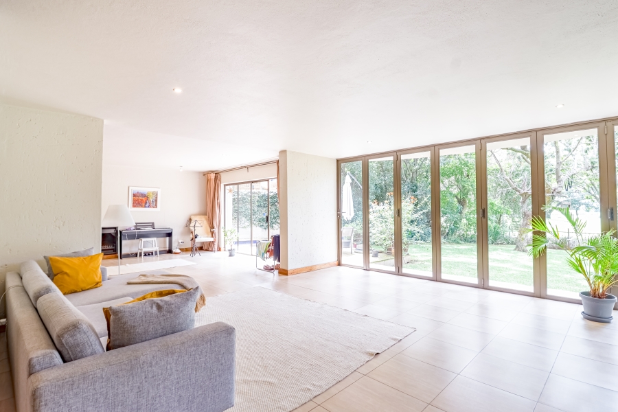 To Let 5 Bedroom Property for Rent in Silver Lakes Golf Estate Gauteng